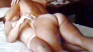 Reality Kings: PornHD의 장미 침대에서 Ginebra Bellucci 엉덩이 빌어 먹을