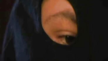 작은 젖꼭지 gf 스테이시 크루즈 cums 동안 점점 핥아