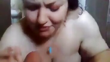 보스의 버릇없는 아들이 항문을 좋아하는 MILF Crystal Rush를 성교시킵니다!