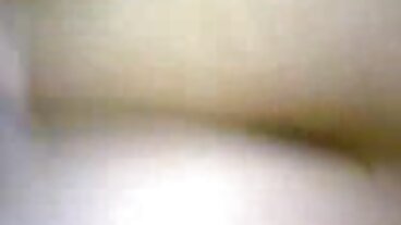 PetitePOV: 몸집이 작은 부정 행위 창녀 Nicole Love는 PornHD에서 유죄로 당신을 기쁘게합니다.