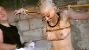 tushyraw 귀여운 갈색 머리 사 을 얻 그 꽉 엉덩이 멍하니 바라